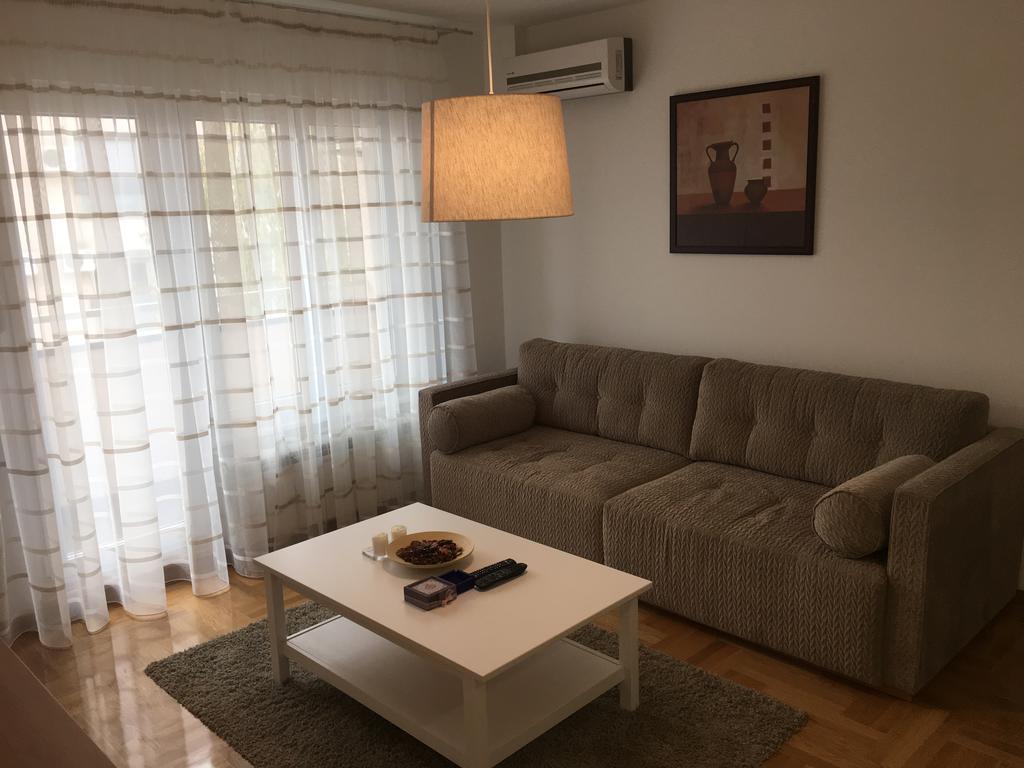 Apartment Triton Belgrad Exteriör bild